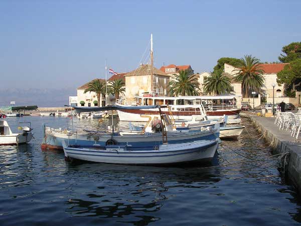 The harbour at Sutivan