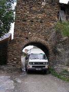 just fit into Farrera